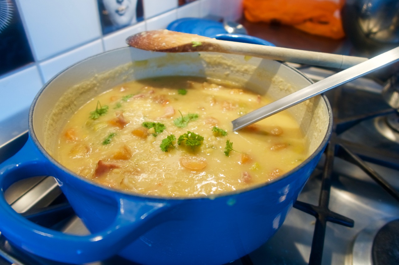 yellow bean soup        
        <figure class=